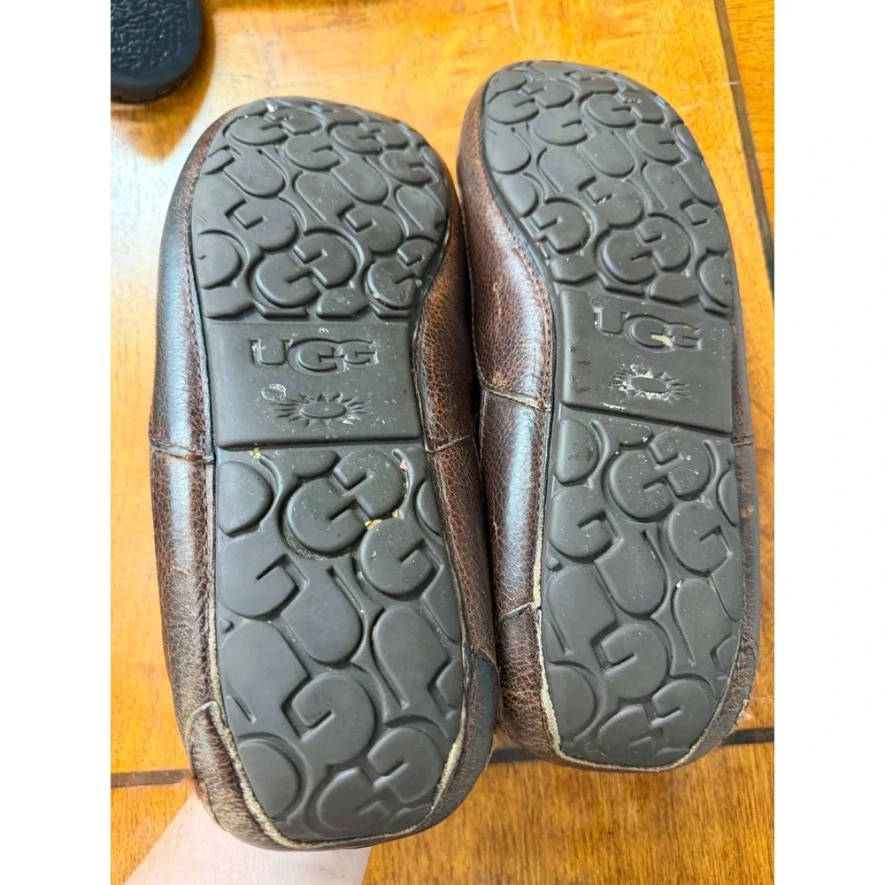 UGG Ascot Mens Size 11 Dark Brown Leather Sheepskin Lined Slipper Loafers 5379